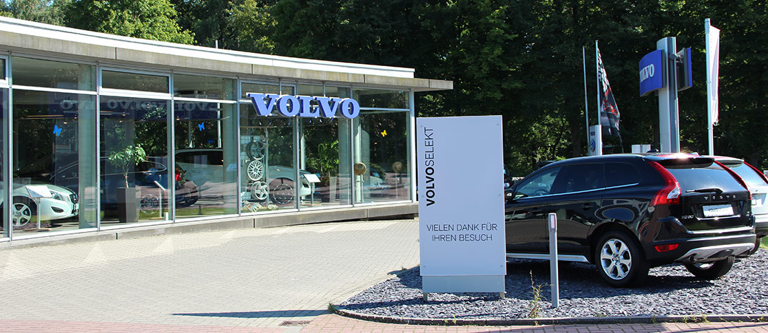 Außenaufnahme der Volvo-Ausstellung